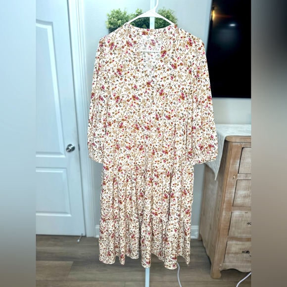 Gorgeous Floral Entro Dress - Size Small - Picture 7 of 9